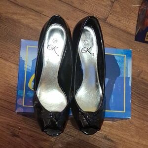 Chic Black Peep-Toe Heels